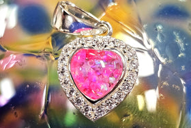 cremation_heart_pendant_with_ash